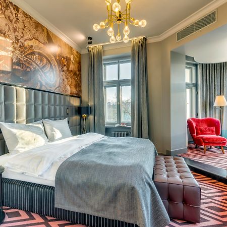 Grand Poet Hotel And Spa By Semarah Riga Exterior foto Suite