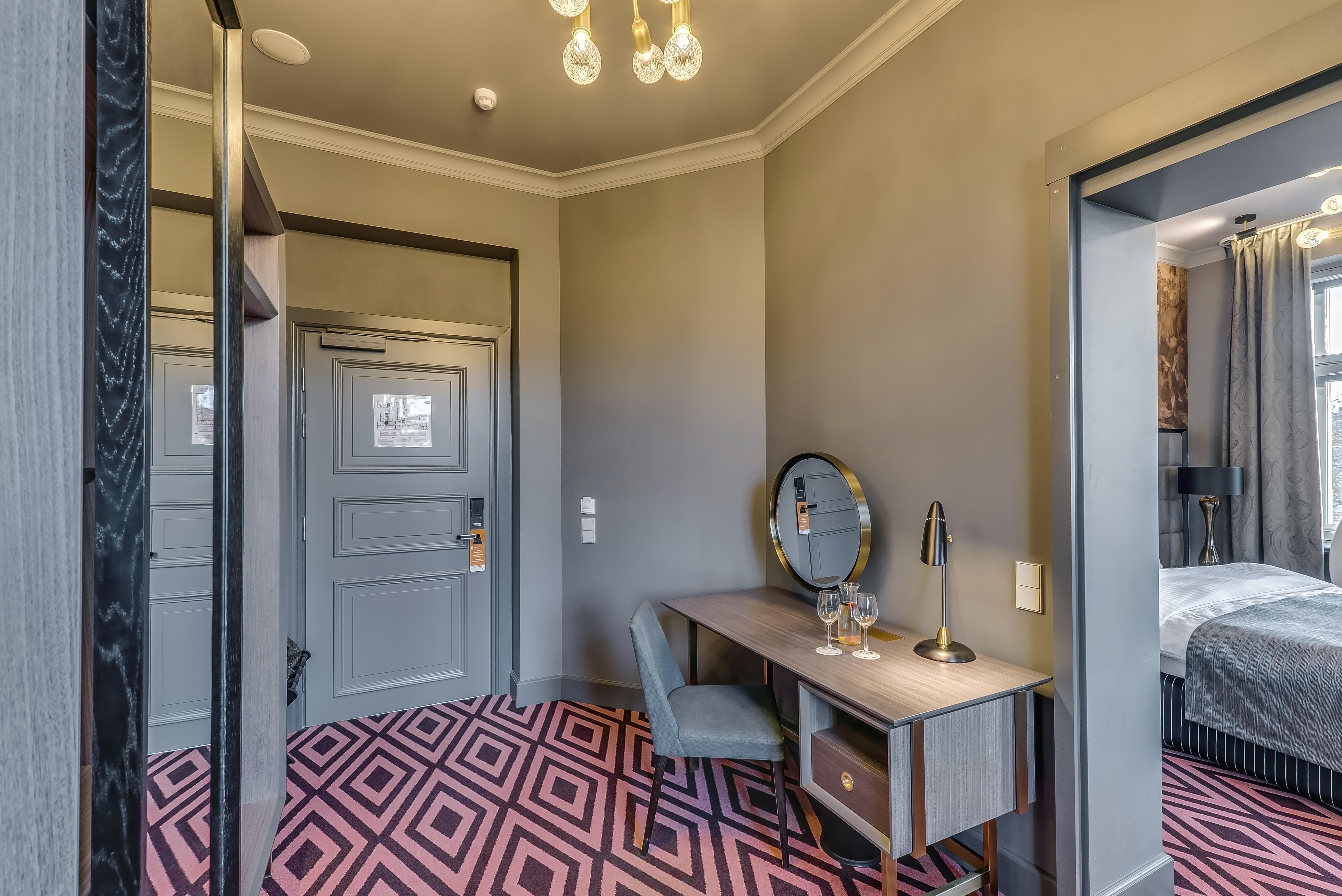 Grand Poet Hotel And Spa By Semarah Riga Exterior foto A room at the hotel