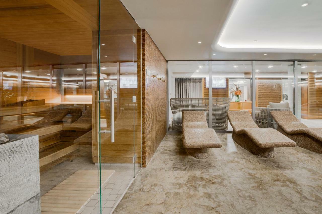 Grand Poet Hotel And Spa By Semarah Riga Exterior foto The spa at the Mandarin Oriental, Munich
